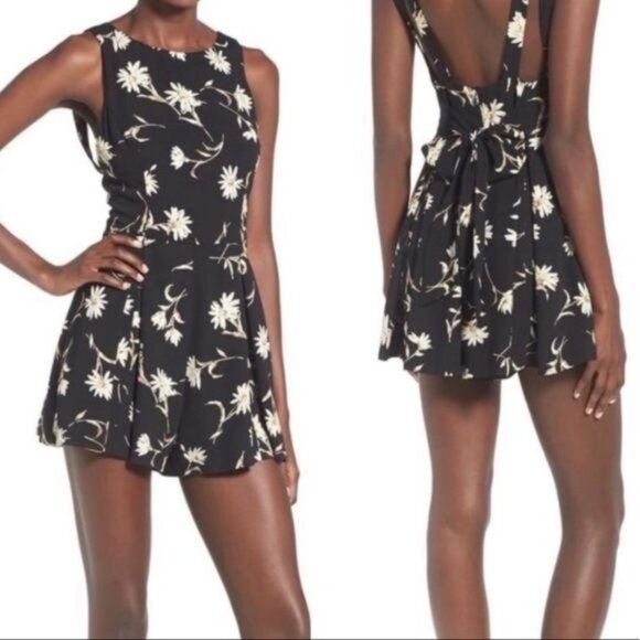 ASTR The Label Women's Romper Sleeveless Floral Black Size M shorts one piece - Picture 1 of 9